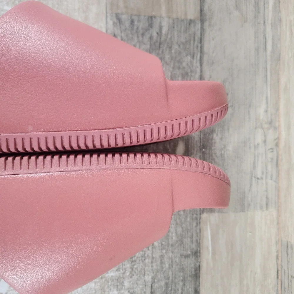 Nike‎ Calm Sandals Womens Sz 6 Canyon Pink Rubber Slip On Round Toe